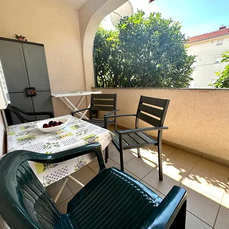 Apartment Portos *